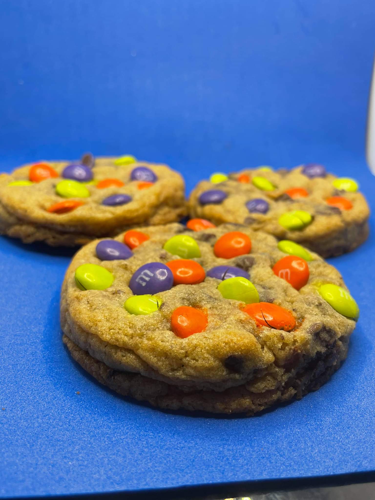 Halloween Hollywood Ron's Chocolate Chip Cookies ft. M&M's
